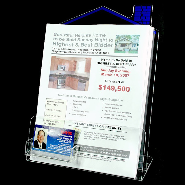 Brochure Holder With Business Card4