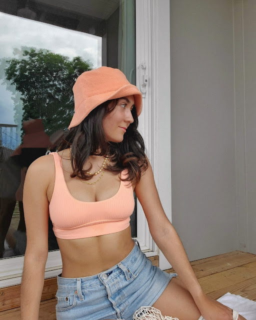 terry bucket hat urban outfitters, terry bucket hat orange, terry buckt hat summer outfit, lack of color wave terry bucket hat dupe