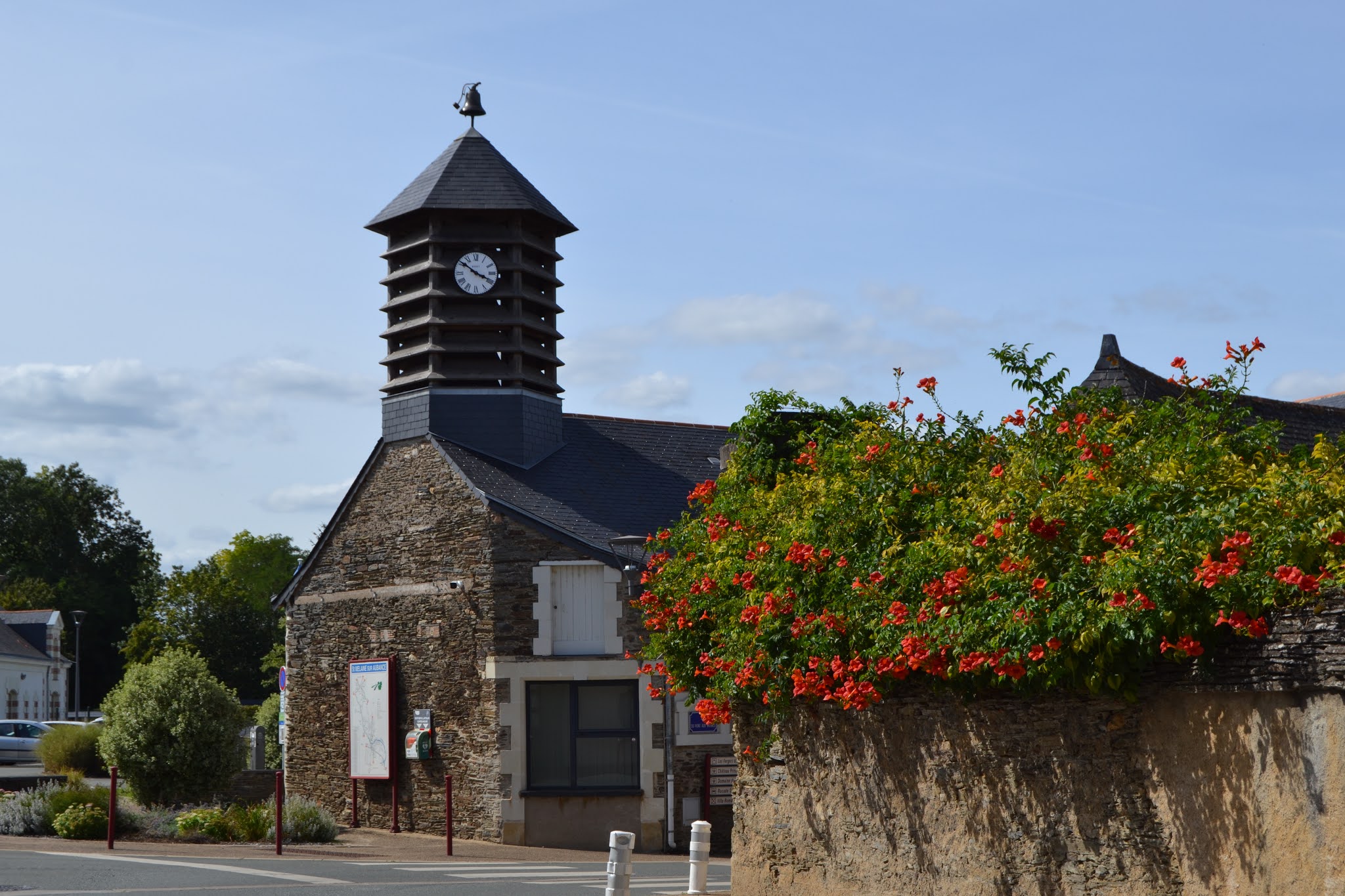 Eglise de Saint Melaine sur Aubance Place de L'église (Histoire de
