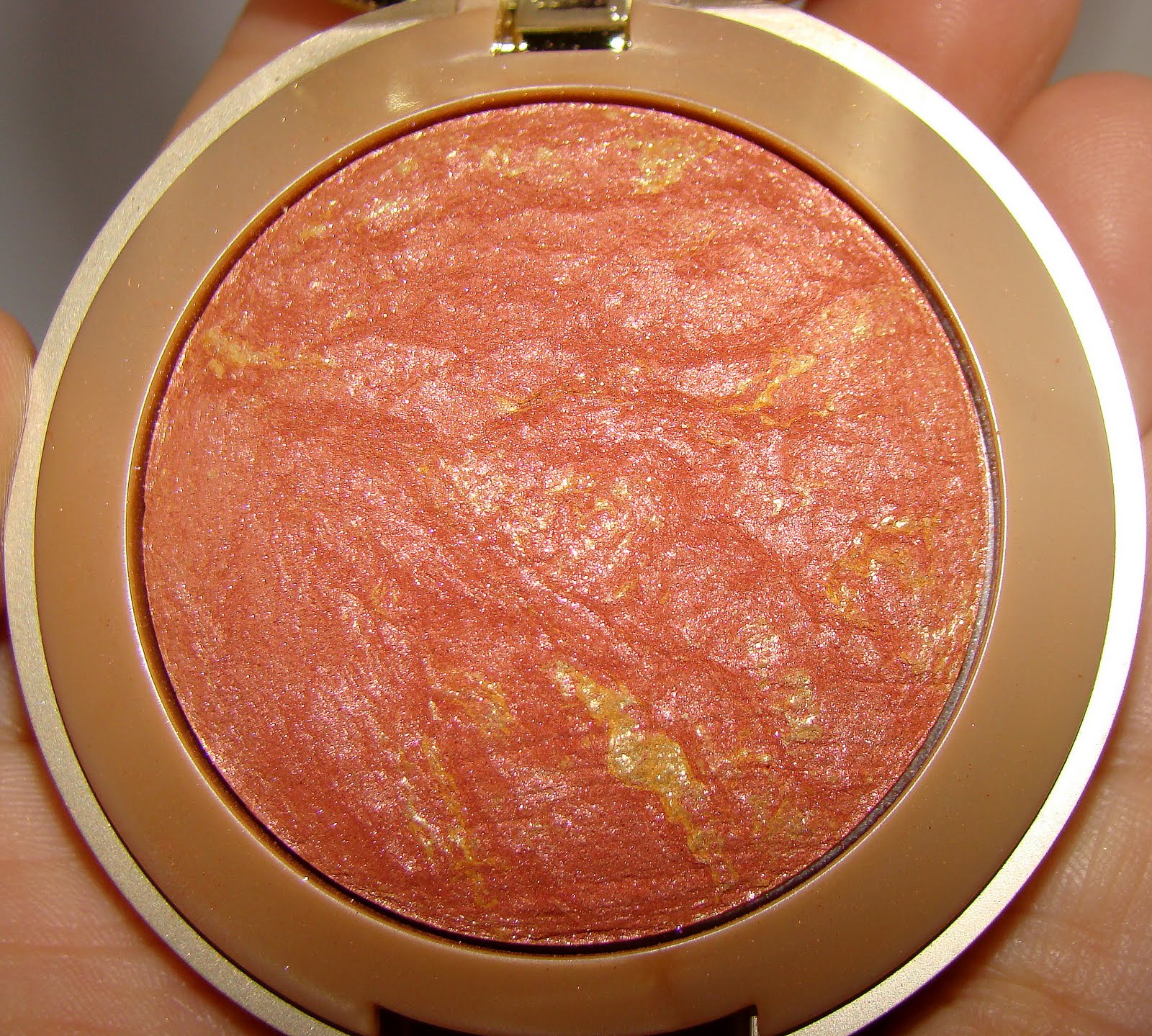 It's All Pretty to Me: Stereo Rose and Rose D'Oro Comparison