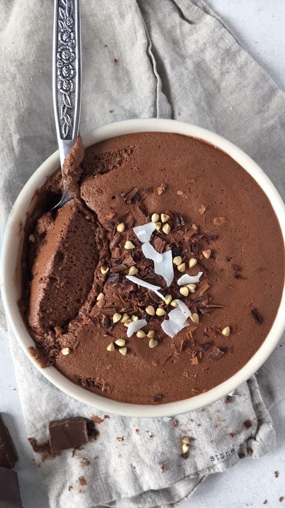 Aquafaba Chocolate mousse 3 ingredients, vegan and glutenfree