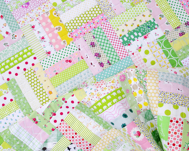 Pink Lemonade ~ A Finished Quilt | Red Pepper Quilts 2015