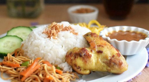 Cara membuat Nasi Uduk Rice Cooker, Cara membuat Ayam Goreng Ungkep Bumbu Kuning, dan Cara Membuat Sambal Kacang