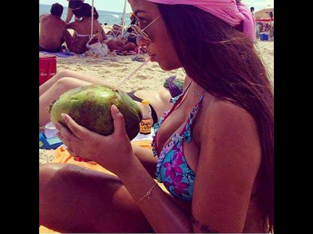Rafaella Beckran: la bella y sexy hermana de Neymar , jugador del F.C Barcelona , te traemos las imagenes más provocativas de esta joven que arrasa en las redes sociales.