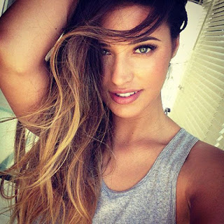 beautiful_girls_make_the_world_go_around_640_10