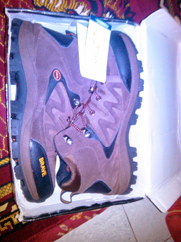 outsidermoxer Tips memilih sepatu Tracking atau Hiking