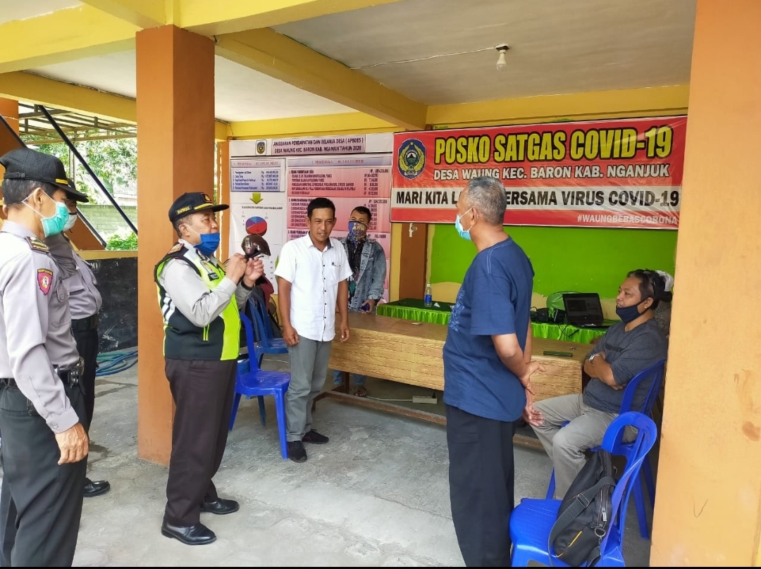 Tribrata News Polres Nganjuk Kapolsek Baron Akp H Suyantono Cek Posko Covid 19 Desa Waung