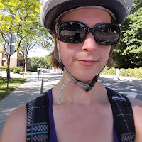Cycliste, Montréal, casque de vélo, lunettes de soleil