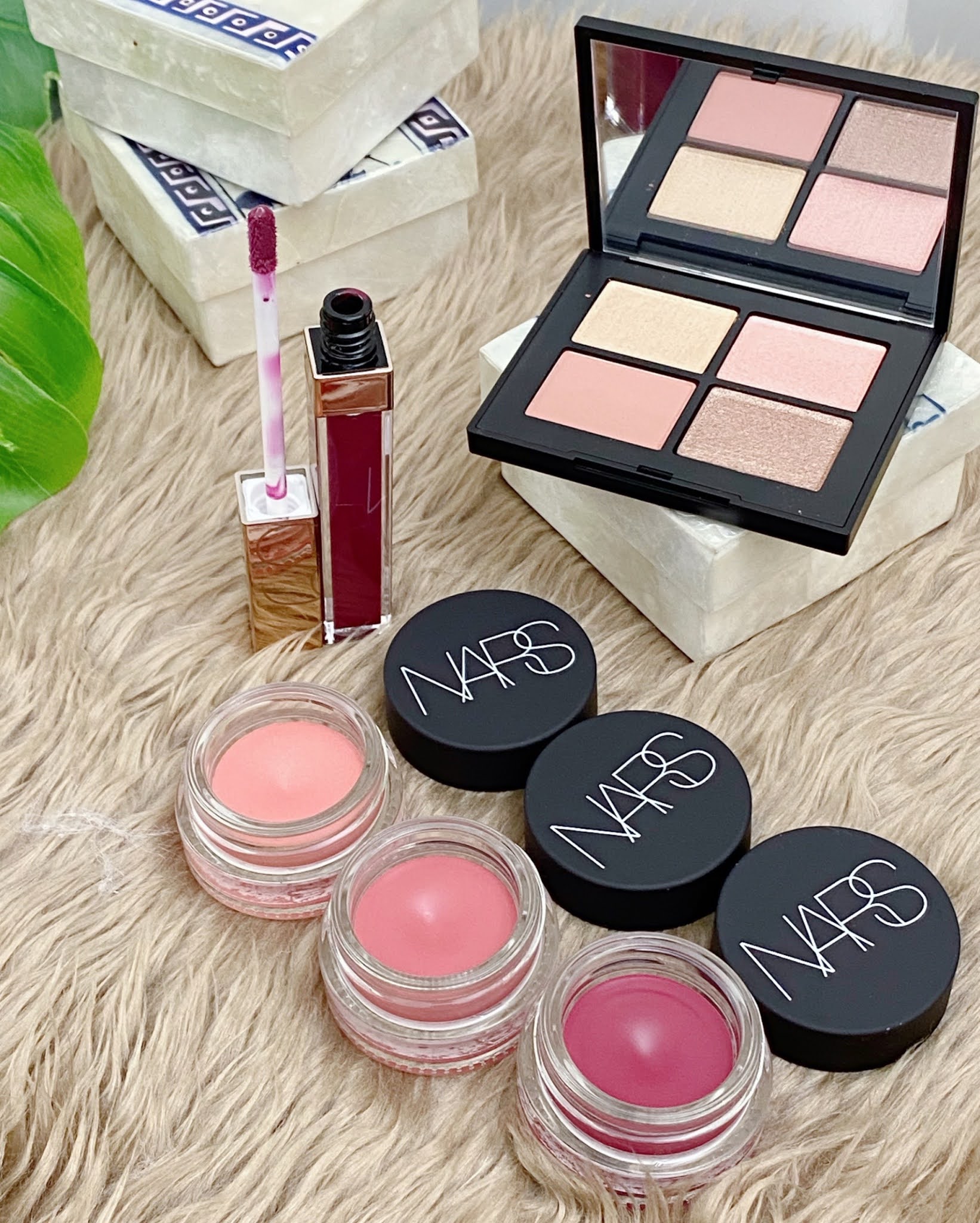 Makeup review. Набор для макияжа от seventeen. Мейкап косметика. Makeup review. Mua makeup academy производитель страна.