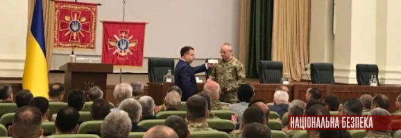 Міністр оборони офіційно представив генерала Хомчака