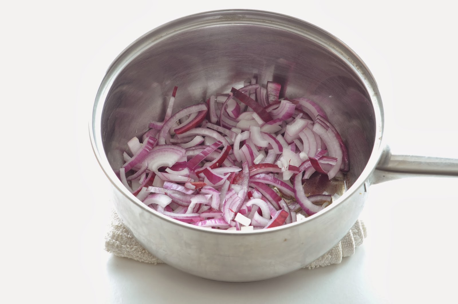 Simple Food Deluxe Caramelised Red Onion Gravy with Sausage and Mash
