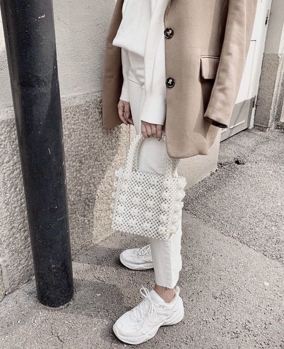 Parisienne: PLAIN WHITE TRAINERS