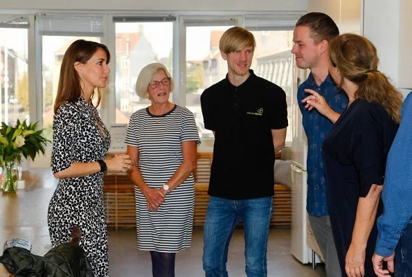 Princess Marie wore TARA JARMON clover print dress. The Danish Food Bank is a nonprofit organisation