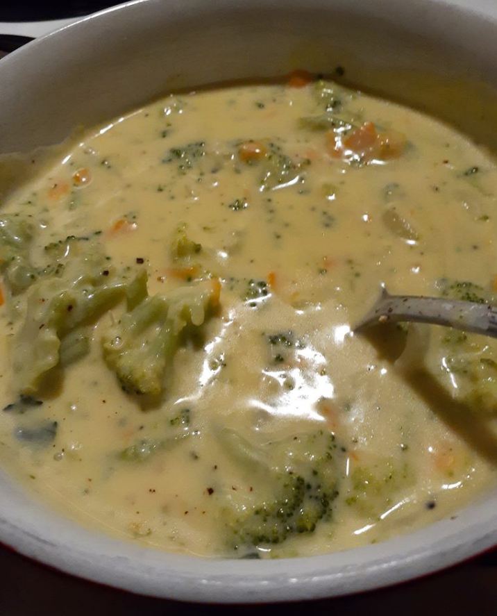 SLOW COOKER BROCCOLI CHEESE SOUP Recipes