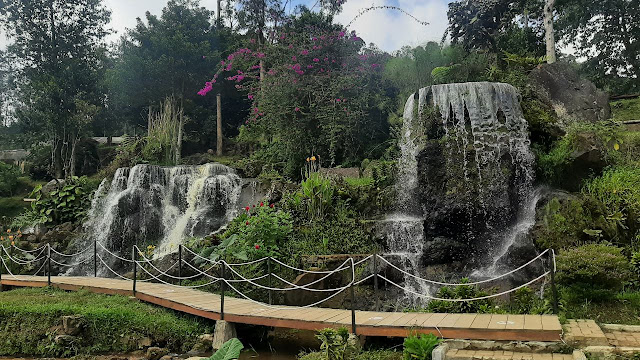 Air Terjun di Ecopark Curug Tilu Ciwidey