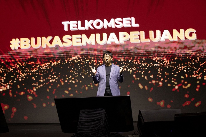 Identitas Baru Telkomsel Terinspirasi Pola Batik sebagai Simbol Perubahan Masuki Usia 26 Tahun
