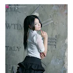 Lee Eun Seo – White Sheer And Ruffle Skirt Foto 4