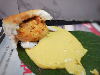 Famous Vada Pav In Thane