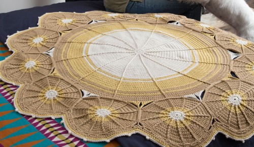 Going in Circles Blanket - Free Pattern