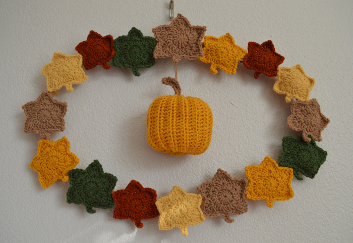 Decoración de otoño, hojas en crochet.