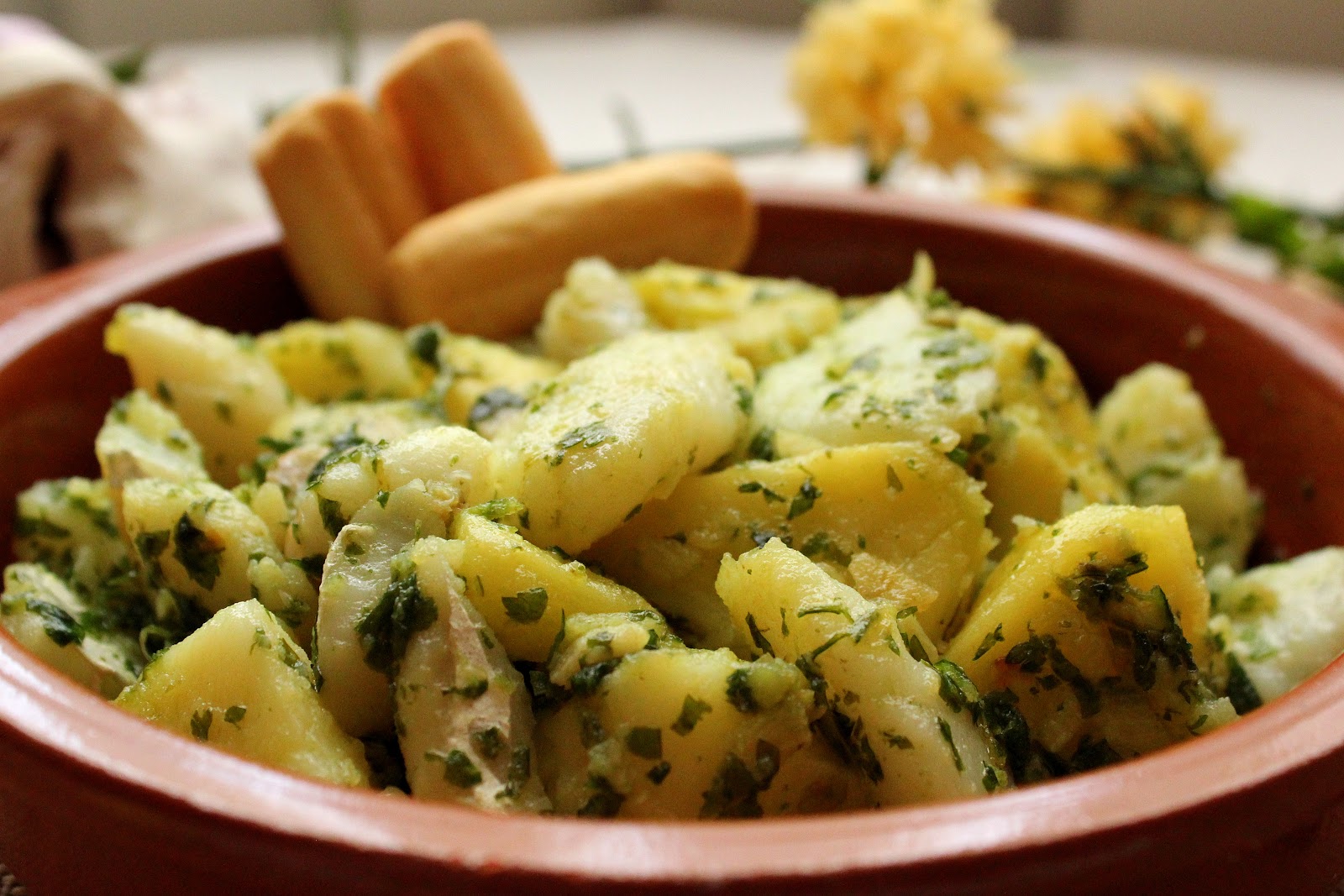Migas de Bacalao al Ajo y Perejil con Patatas - Cocinando con las Chachas