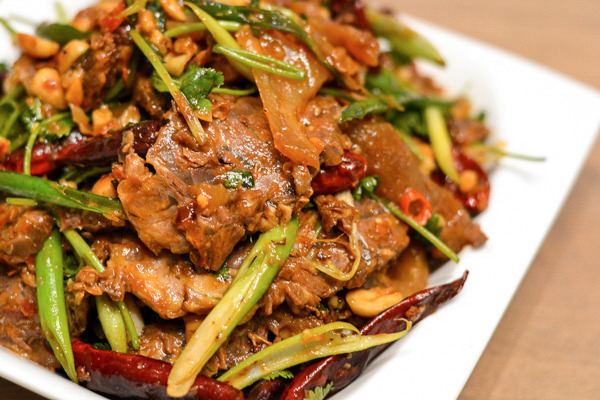 M Living: | 料理 | 夫妻肺片的成功秘訣，自製萬用滷包和四川辣椒油，在家宴客之心得攻略