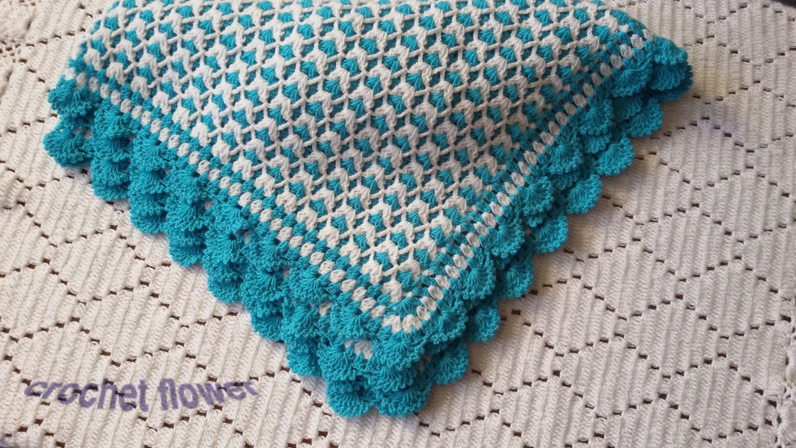 crochet Flower Baby blanket crochet in two colors