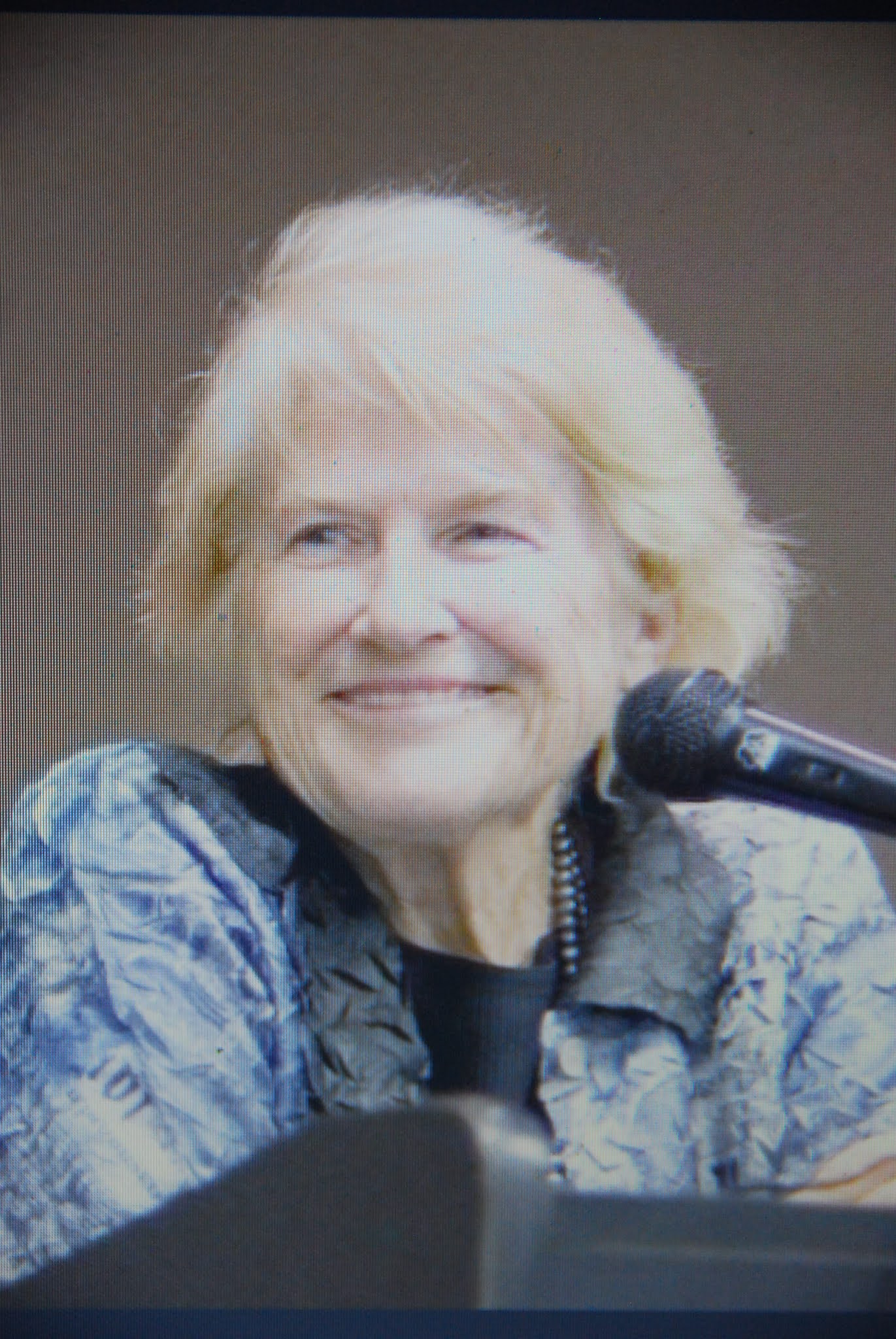 Idiomas olvidados POEMAS DE LA FRANCESA MARTINE BRODA