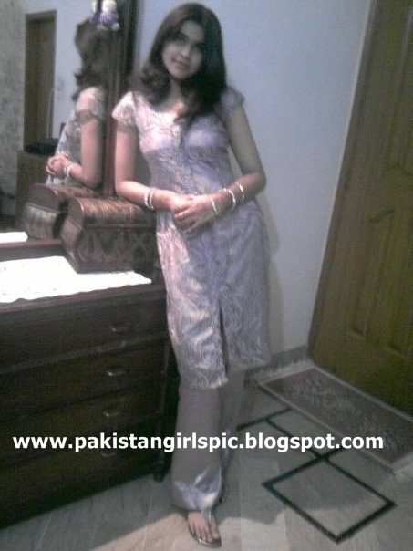 453px x 604px - India Girls Hot Photos: gujranwala girls