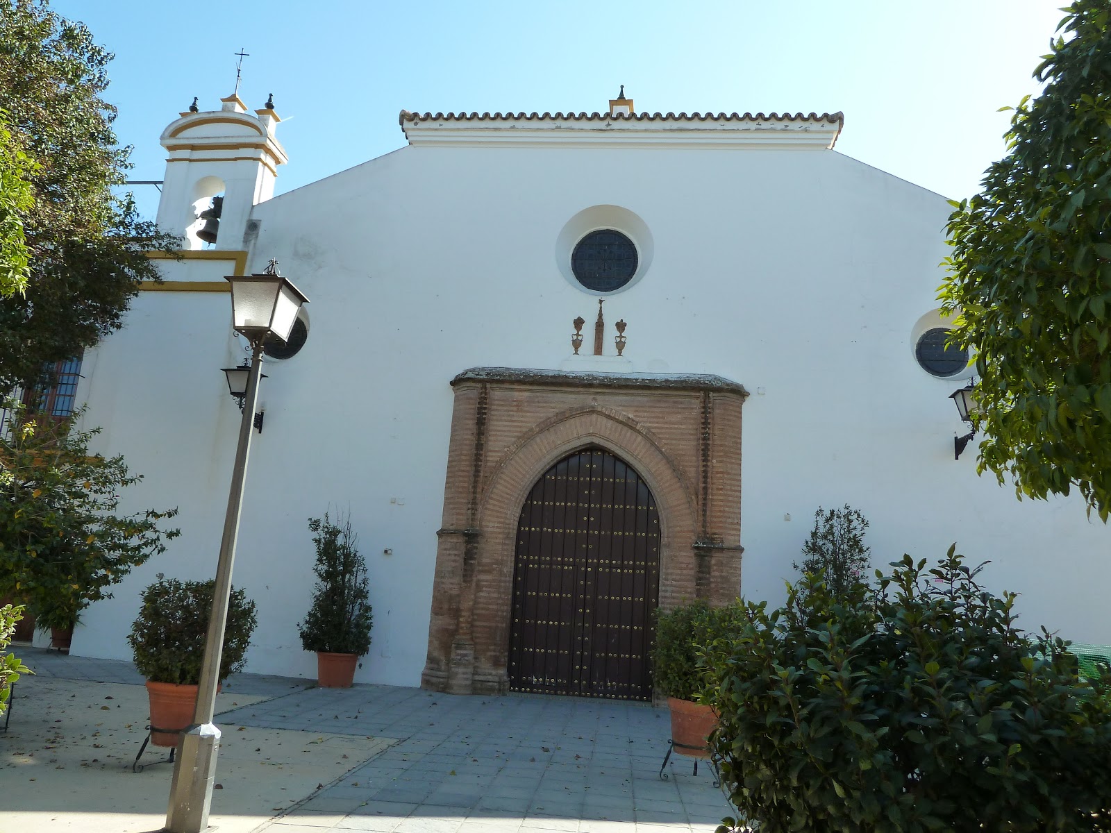 Foto de Iglesia de San Sebastián en Almadén de la Plata, Sevilla