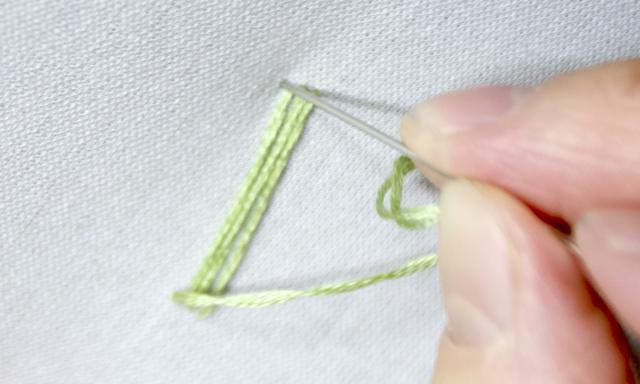 Mũi bót hạt thêu cánh hoa sen - Hình 4