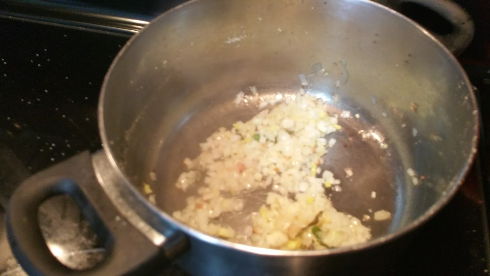 Savi-Ruchi: MTR Style Khara Bhath Recipe | How to make ...