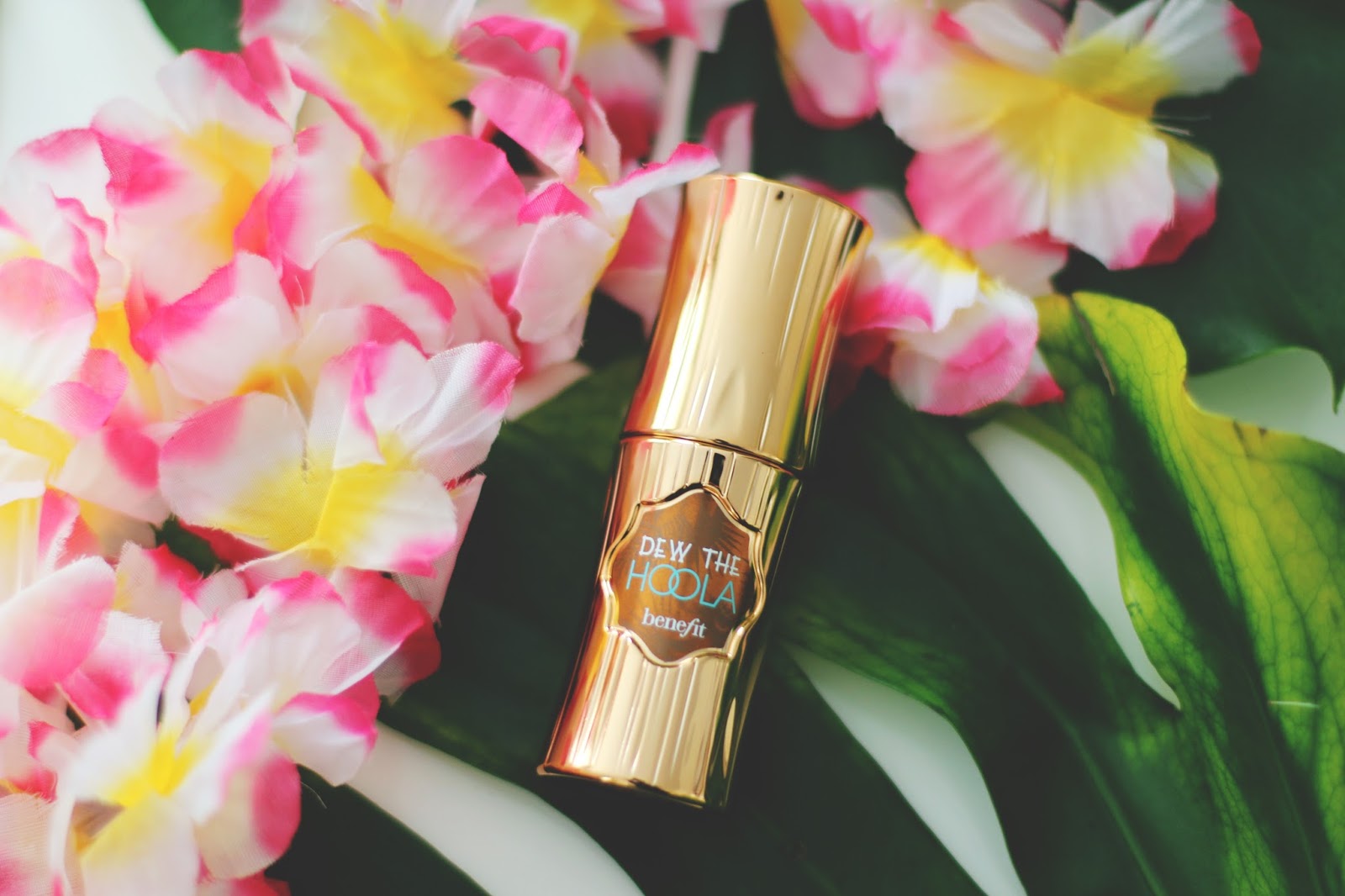 Dew The Hoola Benefit autobronzant visage Dew The Hoola Benefit autobronzant visage