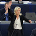 Referendum, Marine Le Pen esulta: ​"Italiani ripudiano Renzi