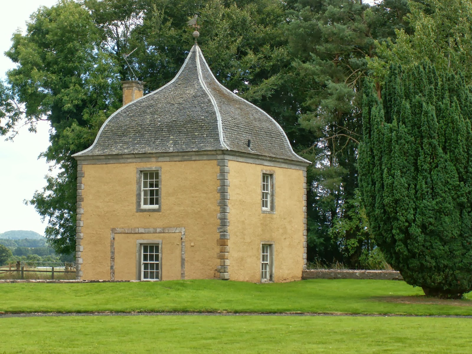 CUBO ET EXCUBO Melville House