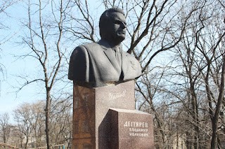 Почему кола выполнял требования короля в сказке кола рыба коротко 3