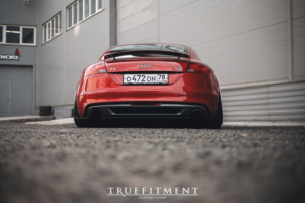 Фон Audi TT стенс