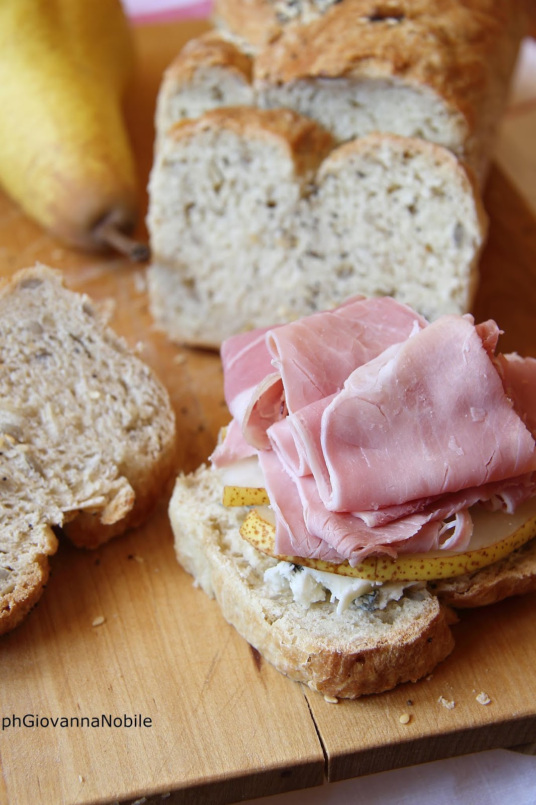 Tramezzini di pane ai 5 cereali farciti con prosciutto cotto Lenti