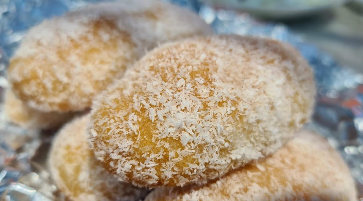 OLD TRADITIONAL COOKIES WITH WINE, WALNUTS AND SYRUP (VINARKI