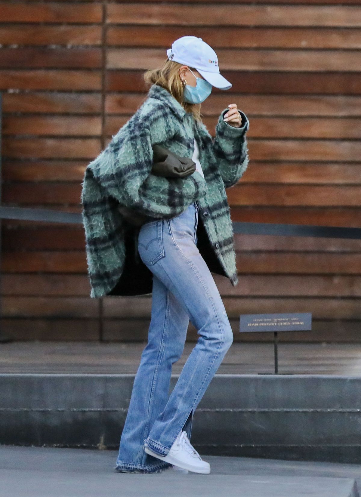 Hailey Bieber,Justin Bieber Shopping at Maxfield in West Hollywood 15