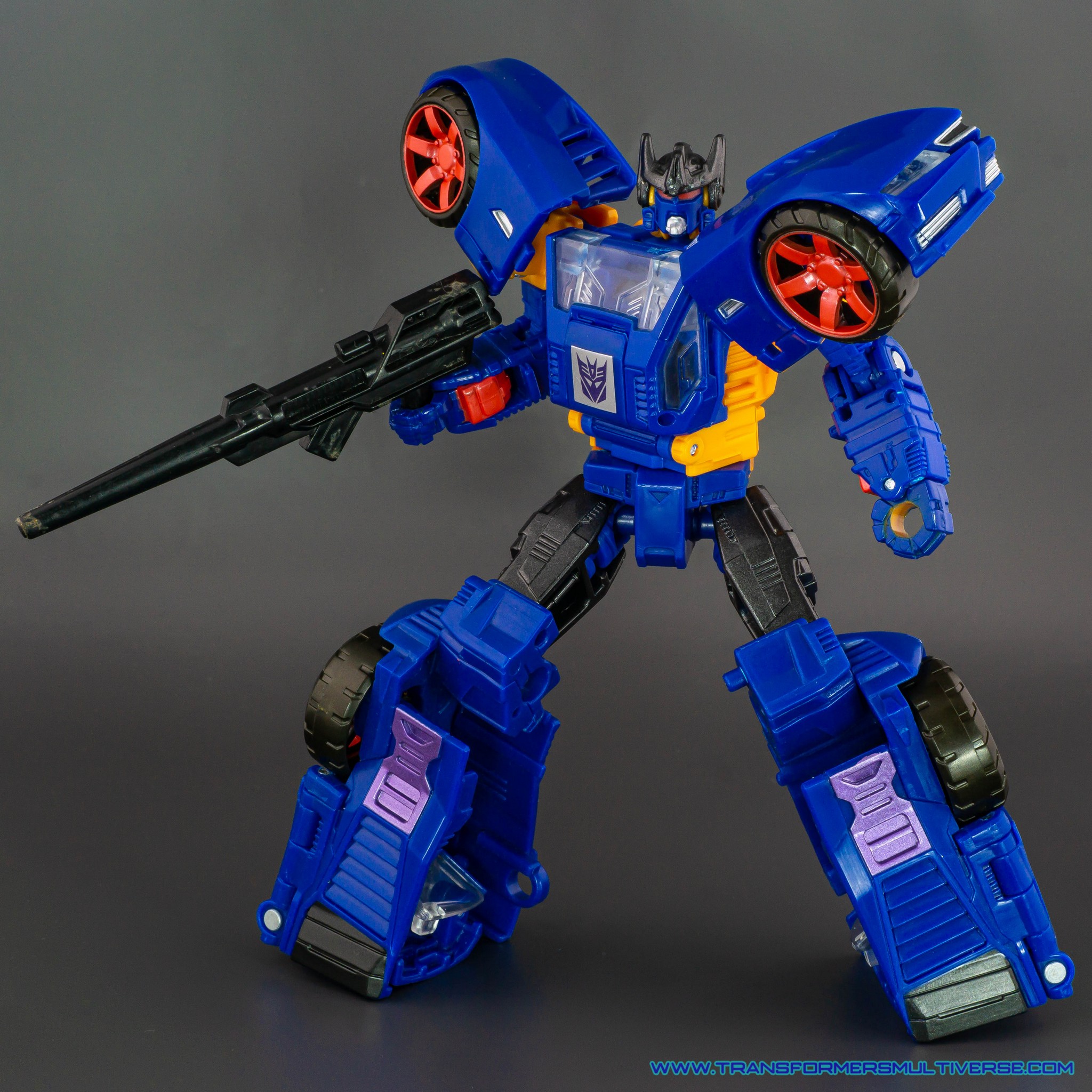 Transformers Power of the Primes Counterpunch robot mode with Generation 1 gun
