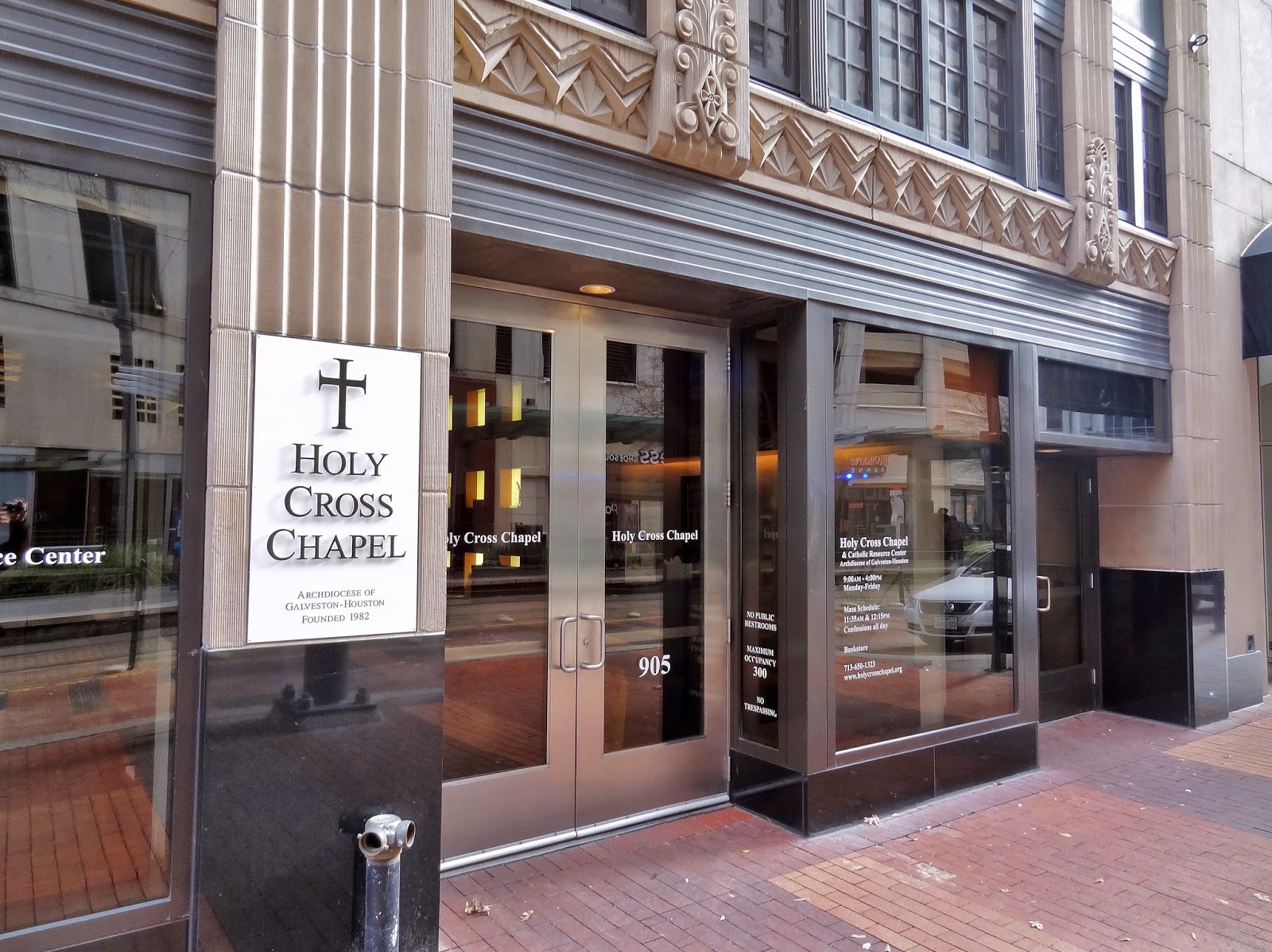 Houston in Pics Holy Cross Chapel on Main (Catholic)