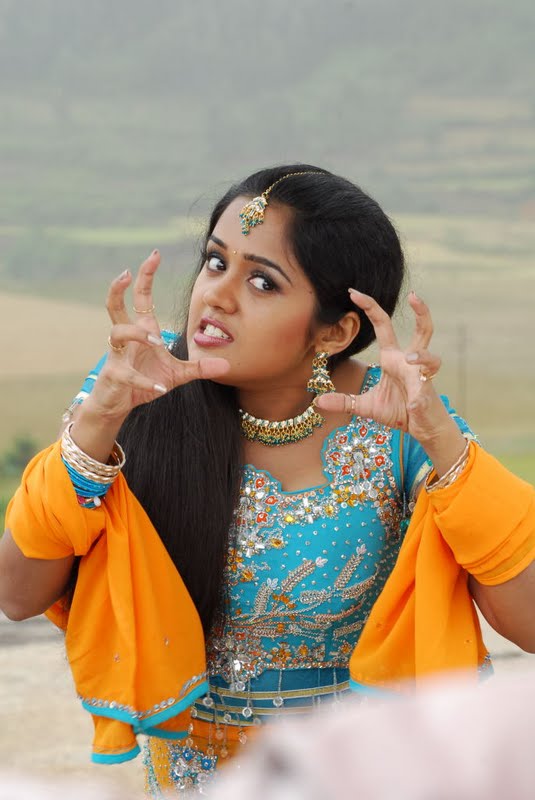 Ananya+Latest+Cute+Expression+Stills+Pics+Photos-1.jpg