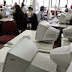 Handelsblatt: Η Ελλάδα θέλει να «ξεφορτωθεί» τους υπαλλήλους με πλαστά πιστοποιητικά