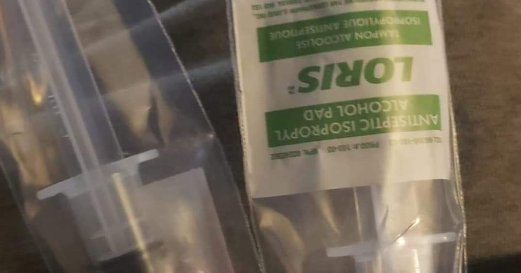 Spore Syringe vs Live Culture Syringe Which is Better?