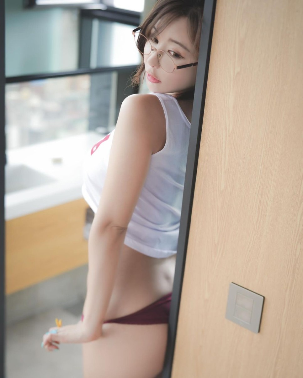 레이싱 모델 류지혜 란제리,오피스룩 몸매 근황