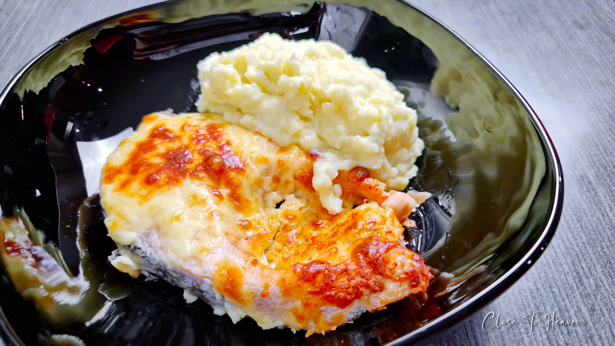 Easiest Cheesy Baked Salmon Ever ปลาแซลมอนอบชีส