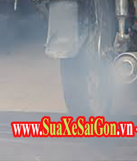 Nguyên nhân dẫn đến tình trạng xe máy ra khói trắng Nguyên nhân dẫn đến tình trạng xe máy ra khói trắng
