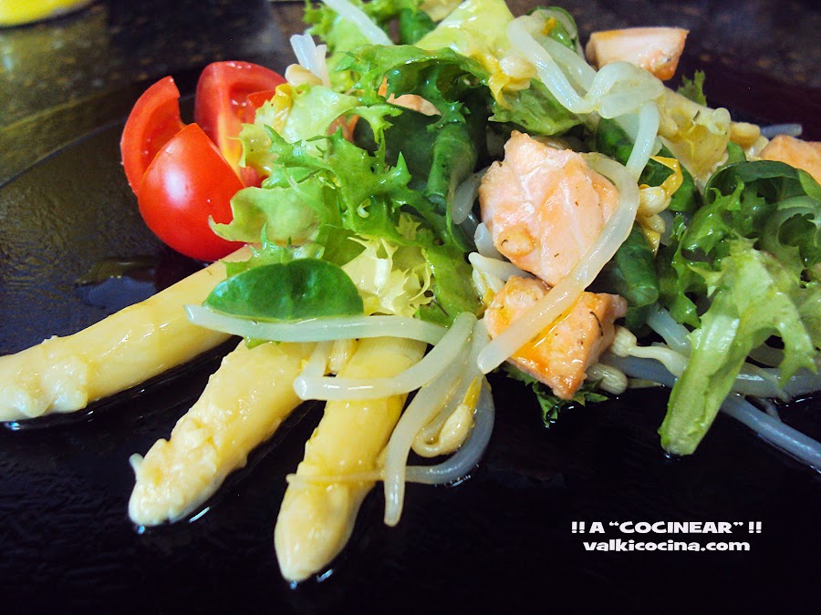 ENSALADA TEMPLADA DE SALMÓN