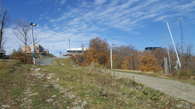 Sentier en direction du mont Brome